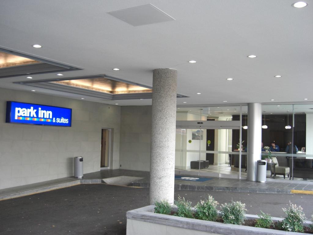 Park Inn & Suites By Radisson Vancouver Extérieur photo
