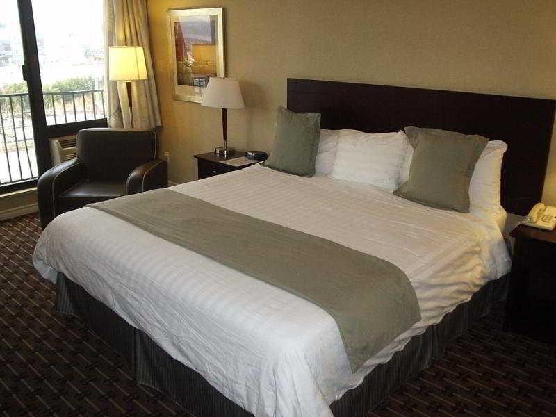 Park Inn & Suites By Radisson Vancouver Extérieur photo