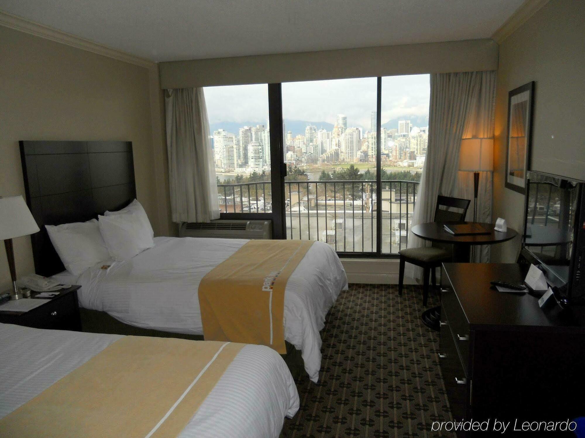 Park Inn & Suites By Radisson Vancouver Extérieur photo