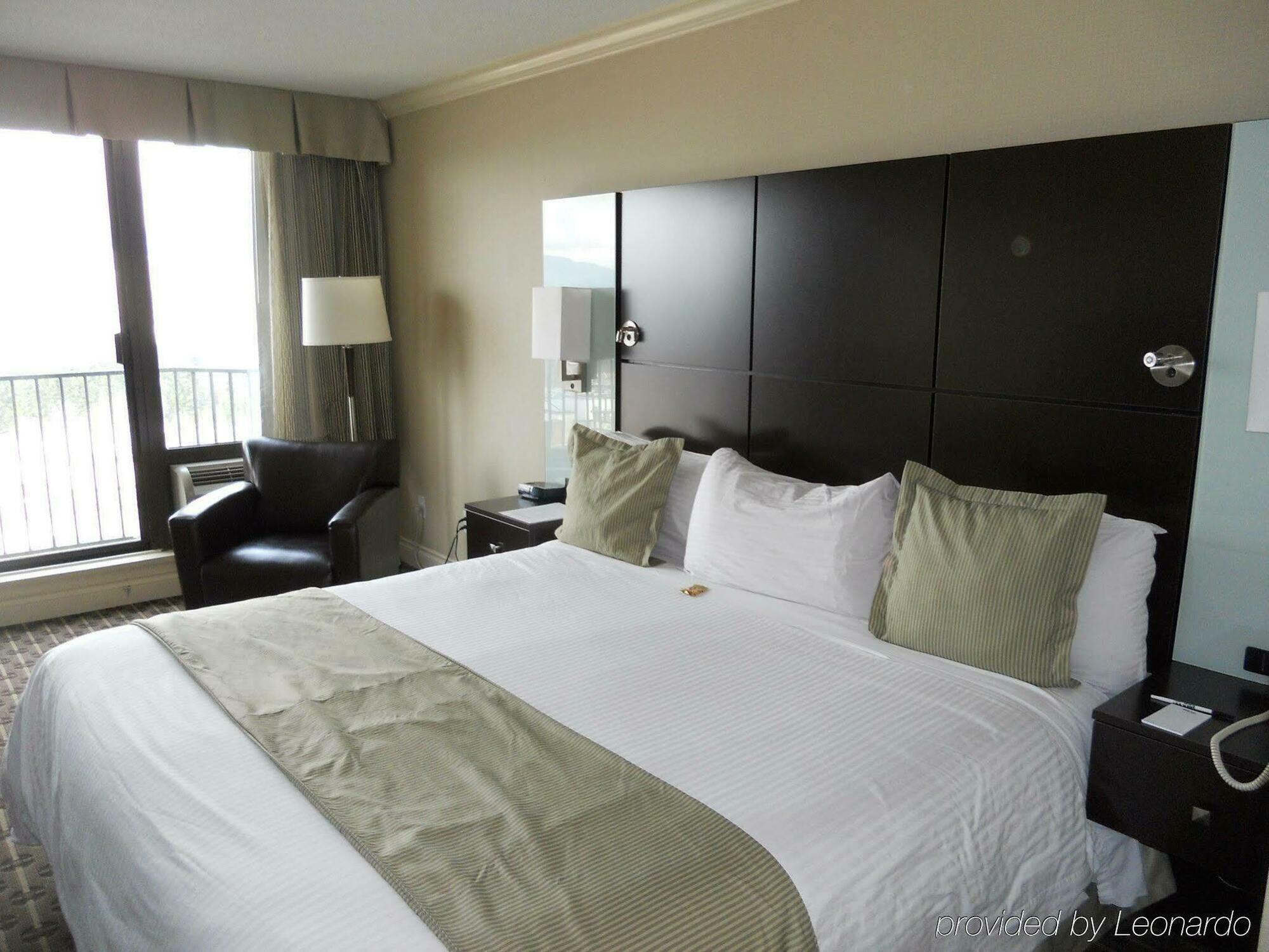 Park Inn & Suites By Radisson Vancouver Extérieur photo