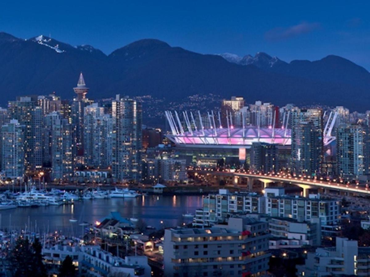 Park Inn & Suites By Radisson Vancouver Extérieur photo