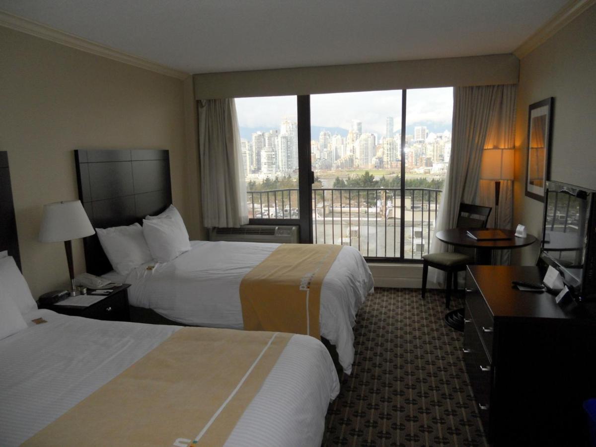 Park Inn & Suites By Radisson Vancouver Extérieur photo
